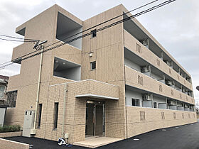 Ｐｅａｃｅ　Ｌｉｆｅ 205 ｜ 三重県津市一身田平野373(地番)（賃貸マンション1LDK・2階・33.58㎡） その1