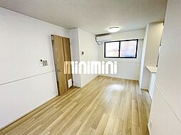 アン・リヴィ―ル 105 1階1LDKのリビング/ダイニング