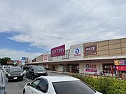 銀行「イオンタウン芸濃まで1600m」