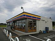 コンビニ「ミニストップまで910m」