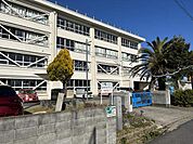 中学校「津市立西橋内中学校まで1575m」