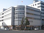 郵便局「津中央郵便局まで1300m」