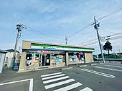 コンビニ「ファミリーマート鈴鹿末広南店まで575m」