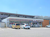コンビニ「セブンイレブン鈴鹿岸岡町店まで357m」