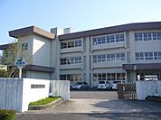小学校「市立鼓ヶ浦小学校まで1200m」