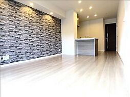 フロイデスプリング 1階1LDKのリビング/ダイニング