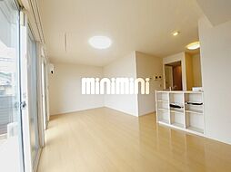 アゼリア岸岡 1階1LDKのリビング/ダイニング