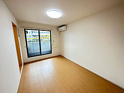 ピュアノーブル 2階1LDKのリビング/ダイニング