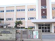 中学校「鈴鹿市立千代崎中学校まで721m」