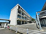 中学校「鈴鹿市立創徳中学校まで2290m」