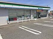 コンビニ「ファミリーマートまで710m」