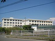 中学校「桑名市立陽和中学校まで754m」