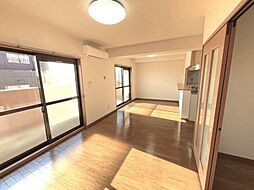 ＴＨＥ　ＲＯＯＴＳ 3階2LDKのリビング/ダイニング