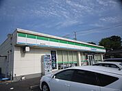 コンビニ「ファミリーマートまで1200m」