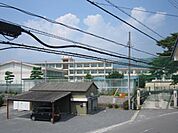 小学校「いなべ市立山郷小学校まで1521m」