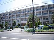 中学校「桑名市立光風中学校まで1012m」