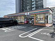 コンビニ「セブンイレブン桑名益生店まで611m」