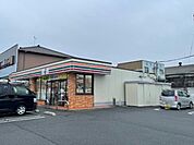 コンビニ「セブンイレブン桑名江場店まで307m」