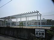 小学校「桑名市立大和小学校まで1122m」