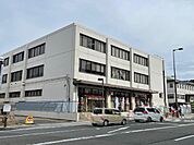 郵便局「桑名郵便局まで555m」
