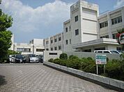 中学校「桑名市立光陵中学校まで1492m」