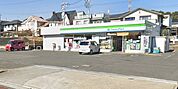 コンビニ「ファミリーマート桑名陽だまりの丘店まで448m」