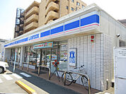 コンビニ「ローソン伊勢岩渕店まで370m」
