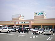 スーパー「生鮮市場ベリーみその店まで1566m」