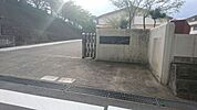 小学校「伊勢市立早修小学校まで377m」