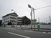 小学校「伊勢市立厚生小学校まで499m」