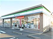 コンビニ「ファミリーマート伊勢高向店まで752m」