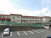 小学校「亀山市立亀山南小学校まで1277m」