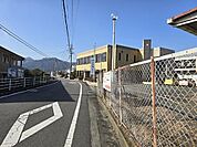 銀行「JA鈴鹿関支店まで504m」