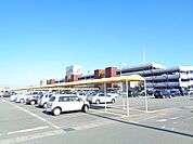 ショッピング施設「アピタ松阪三雲まで5400m」