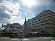 病院「済生会松阪総合病院まで460m」