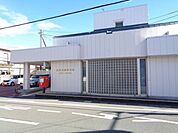 郵便局「松阪垣鼻郵便局まで1200m」