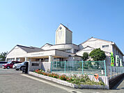小学校「松阪市立天白小学校まで1111m」