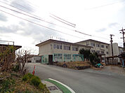 小学校「松阪市立第五小学校まで1214m」