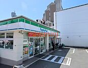 ファミリーマート千里丘北口店 571m