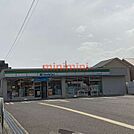ファミリーマート茨木小川町店 366m