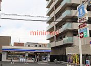 ローソンJR茨木東口店 58m