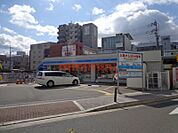 ローソン阪急茨木市駅南店 103m