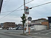 コンビニ「セブンイレブン津市幸町店まで366m」