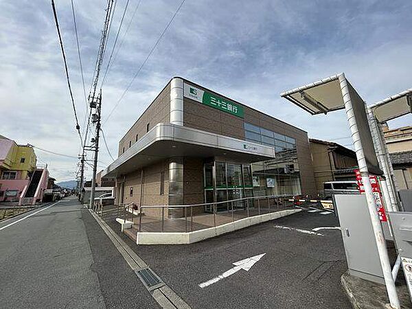 画像22:銀行「三十三銀行津新町支店まで239m」