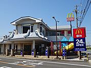 飲食店「マクドナルドまで390m」