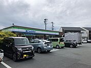 コンビニ「ファミリーマートまで480m」