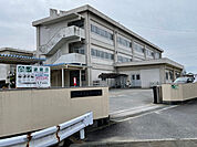 小学校「津市立北立誠小学校まで1166m」