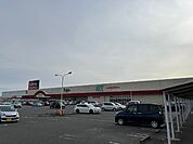 スーパー「アルテ津新町まで750m」