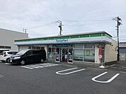 コンビニ「ファミリーマート津乙部店まで575m」