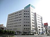 銀行「百五銀行まで810m」